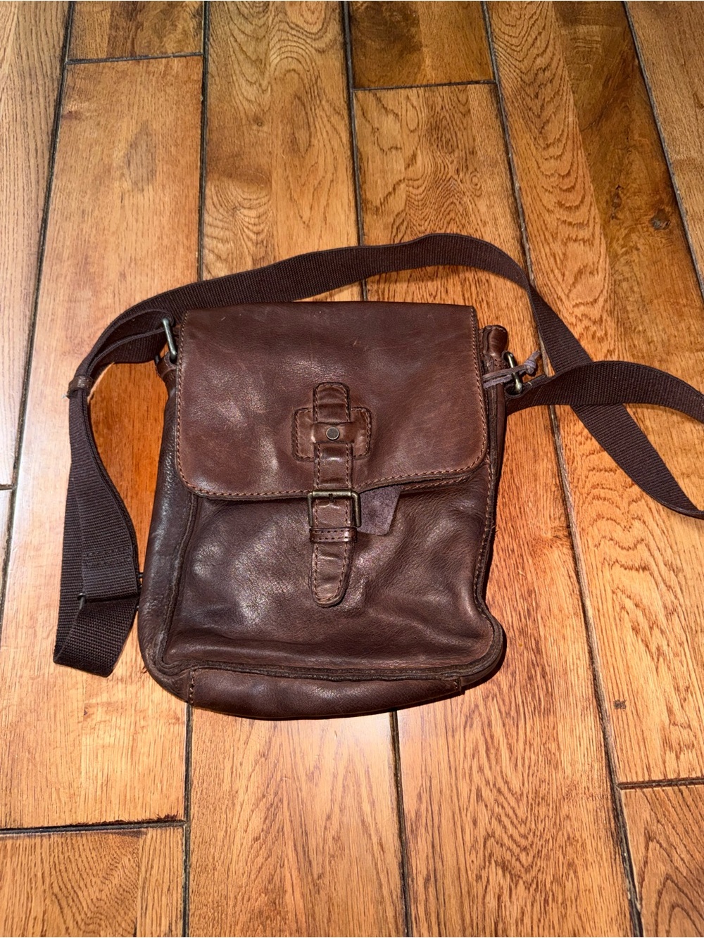 Brown Leather Women's Crossbody Backpack - Classic Flap Design
